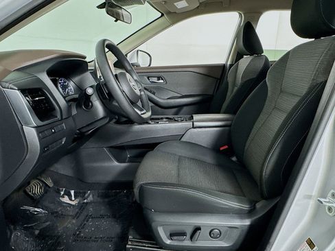 Used 2022 Nissan Rogue SV image 11