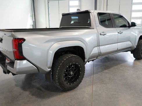 Used 2024 Toyota Tacoma SR5 AWD/4WD image 5