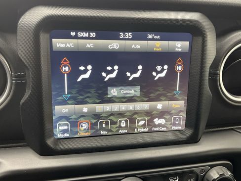 Used 2021 Jeep Wrangler Unlimited Rubicon 4xe w/ Steel Bumper Group image 19