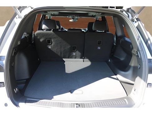 New 2025 Jeep Grand Cherokee Limited w/ Black Appearance Package image 17