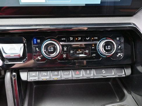 Used 2025 GMC Sierra 1500 AT4 w/ AT4 Premium Package AWD/4WD image 24