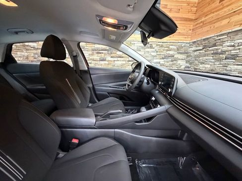 Certified 2023 Hyundai Elantra SEL w/ Preferred Accessory Package image 13