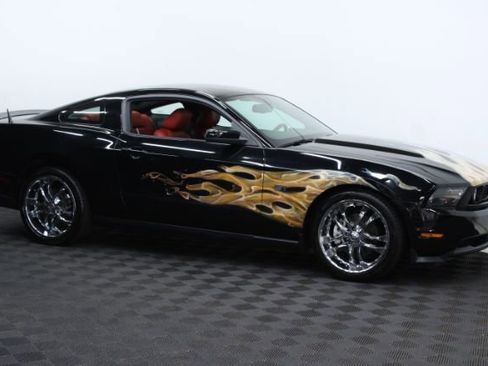 Used 2010 Ford Mustang GT Premium image 3