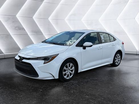 Used 2024 Toyota Corolla LE FWD image 3