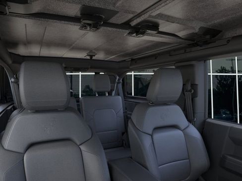 New 2025 Ford Bronco Badlands image 12