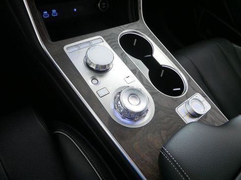 Certified 2025 Genesis GV80 3.5T Advanced image 24