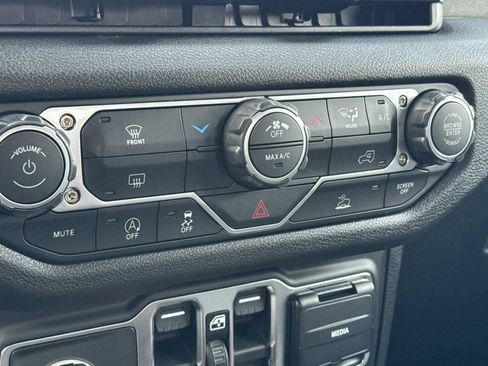 New 2026 Jeep Gladiator Sport AWD/4WD image 19