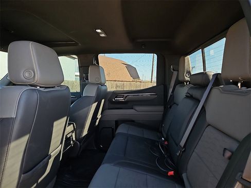 Used 2025 Chevrolet Silverado 1500 ZR2 w/ Technology Package image 19