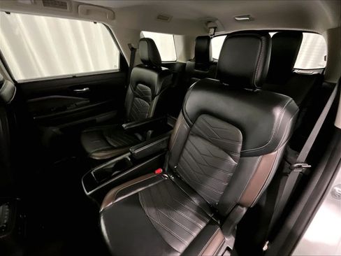 Used 2023 Nissan Pathfinder Platinum AWD/4WD image 15