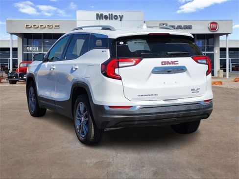 Used 2024 GMC Terrain SLT image 4