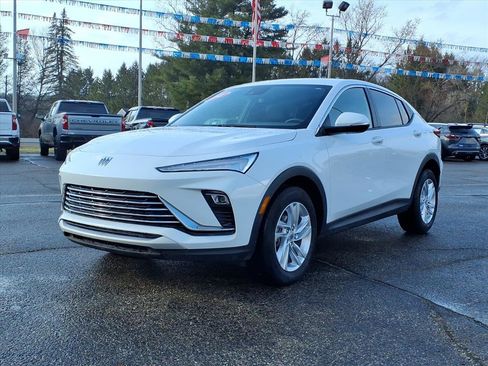 Used 2024 Buick Envista Preferred w/ Convenience I Package image 3