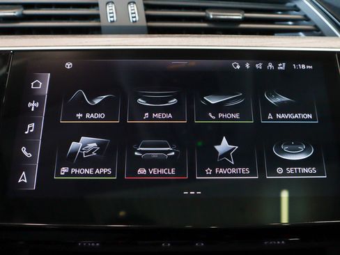 Used 2023 Audi e-tron Premium w/ Convenience Plus Package image 24