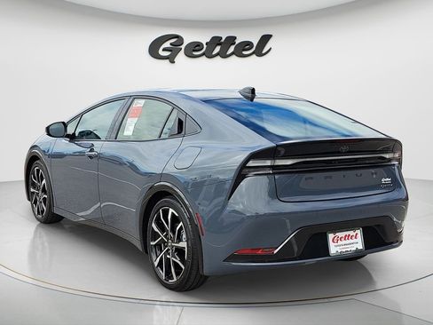 New 2026 Toyota Prius Plug-In Hybrid FWD image 4
