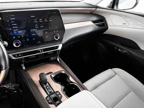 Used 2024 Lexus RX 450h AWD w/ Luxury Package image 29