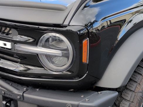 Used 2023 Ford Bronco Outer Banks w/ Sasquatch Package AWD/4WD image 6