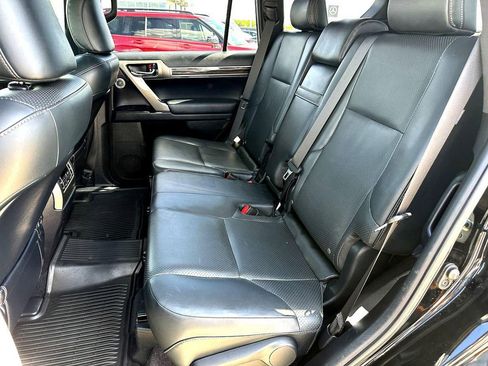 Used 2020 Lexus GX 460 Luxury w/ Accessory Package AWD/4WD image 19