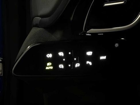 Used 2024 Ferrari Roma Spider image 9