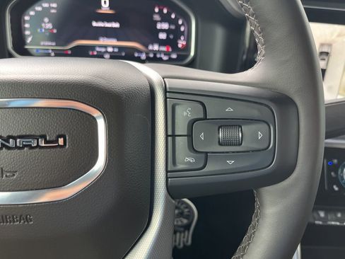 Used 2024 GMC Sierra 2500 Denali w/ Denali Reserve Package image 17