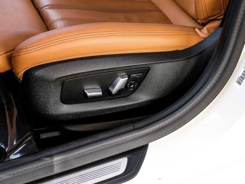 Used 2019 BMW 530i xDrive w/ M Sport Package image 33