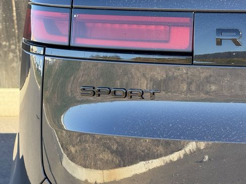 New 2025 Land Rover Range Rover Sport SE image 38