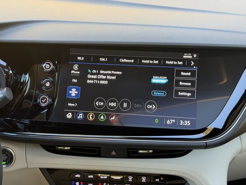 Used 2022 Buick Envision Avenir w/ Technology Package II image 29