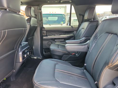 Used 2023 Ford Expedition Platinum AWD/4WD image 15