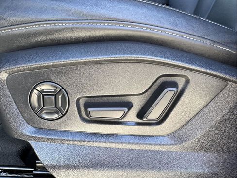 Certified 2022 Audi Q8 Premium w/ Convenience Package image 11