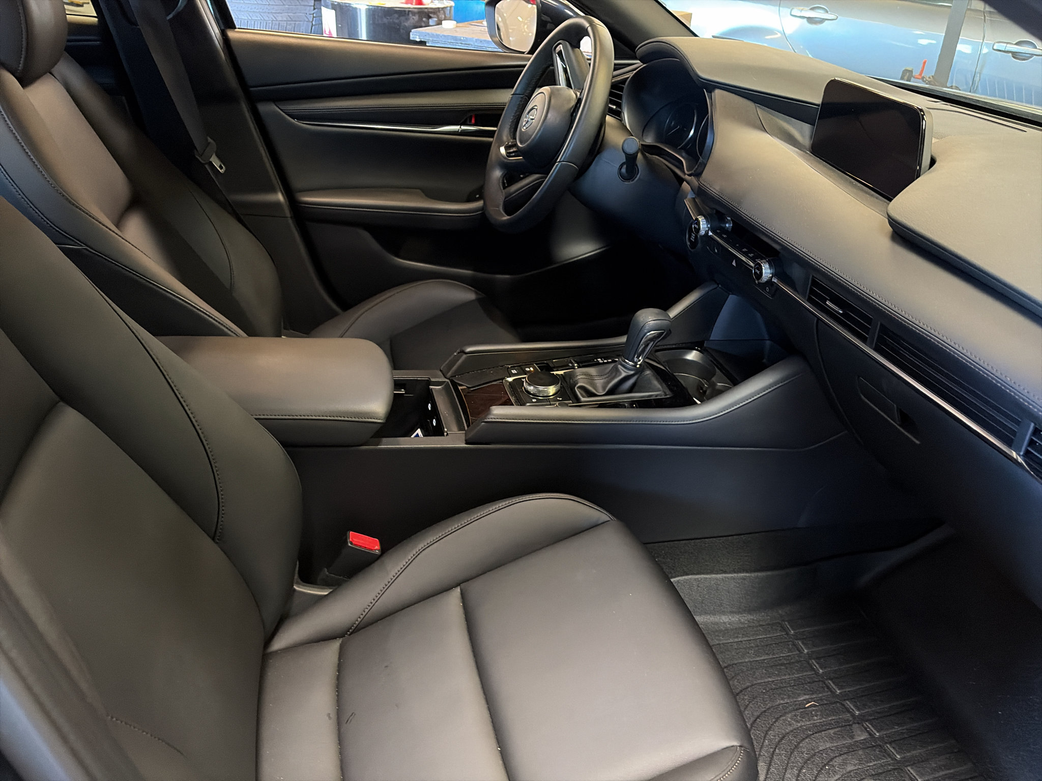 Used 2024 MAZDA MAZDA3 s FWD image 5
