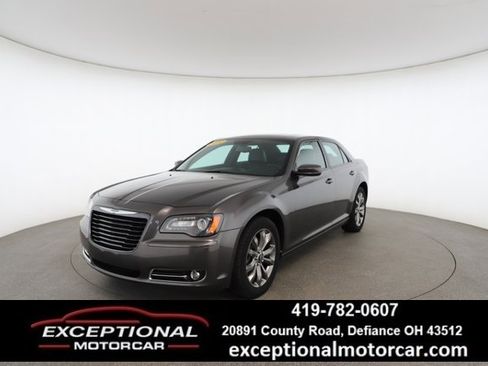 Used 2014 Chrysler 300 S image 1