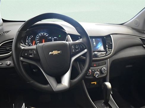 Used 2017 Chevrolet Trax LT w/ LT Convenience Package image 24
