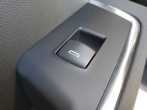 New 2025 GMC Sierra 1500 Elevation image 15