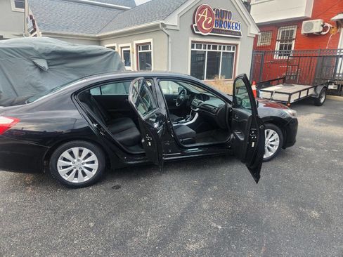 Used 2014 Honda Accord EX image 2