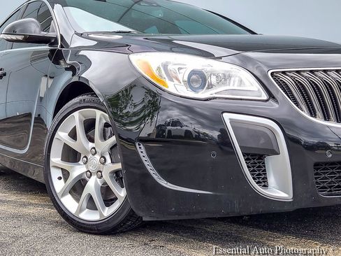 Used 2017 Buick Regal GS w/ Driver Confidence Package #2 FWD image 3
