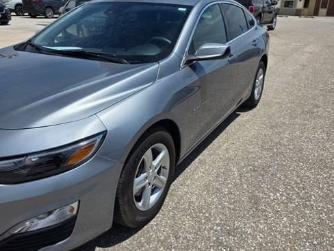 Used 2024 Chevrolet Malibu LT FWD image 3