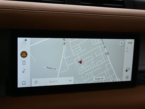 Used 2023 Land Rover Defender 110 X-Dynamic SE AWD/4WD image 16