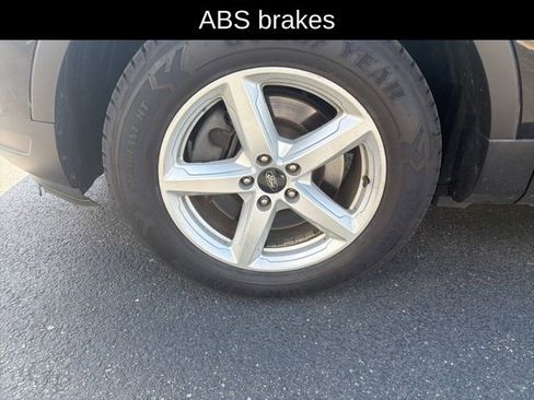 Used 2019 Ford Explorer XLT w/ Class II Trailer Tow Package FWD image 12