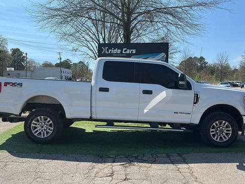 Used 2017 Ford F250 XLT w/ XLT Value Package image 9