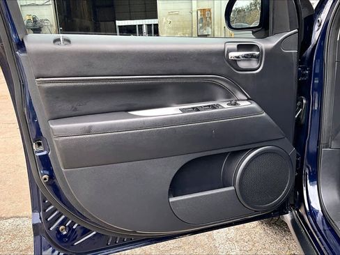 Used 2016 Jeep Compass High Altitude image 21