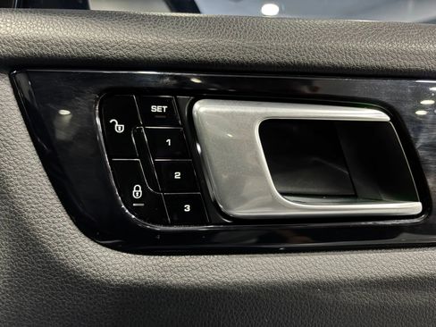 Used 2019 Porsche Cayenne AWD/4WD image 46