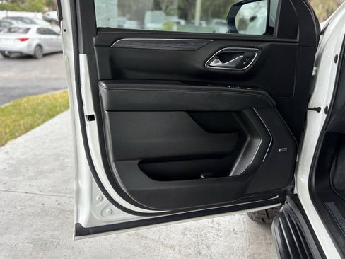 Used 2022 GMC Yukon XL SLT w/ SLT Luxury Package RWD image 13