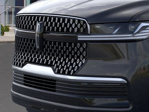 New 2025 Lincoln Navigator L Reserve image 17
