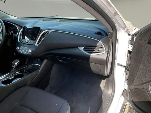 Used 2024 Chevrolet Malibu LT FWD image 28