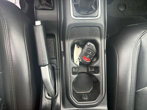 Used 2021 Jeep Wrangler Unlimited Sahara AWD/4WD image 26