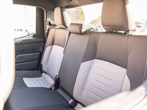 Used 2025 Toyota Tacoma TRD Sport image 32