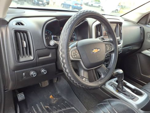 Used 2017 Chevrolet Colorado LT w/ LT Convenience Package AWD/4WD image 8