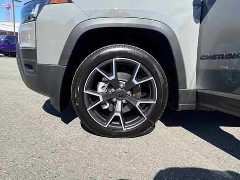 New 2026 Jeep Cherokee Overland w/ Advanced Pro Tech Group AWD/4WD image 28