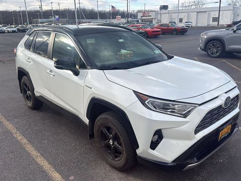Used 2019 Toyota RAV4 XSE image 2