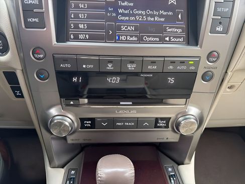 Used 2015 Lexus GX 460 w/ Premium Package AWD/4WD image 18