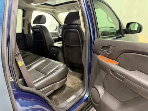 Used 2007 GMC Yukon SLT w/ SLT Preferred Equipment Group image 26