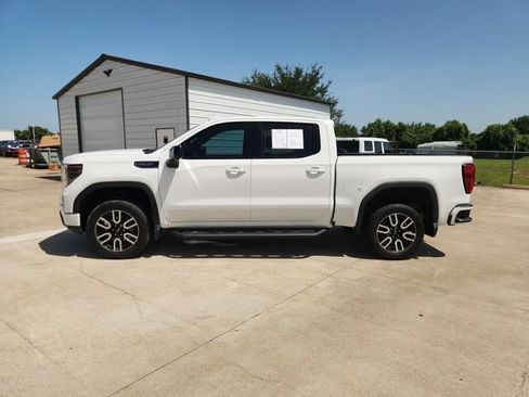 Used 2025 GMC Sierra 1500 AT4 w/ AT4 Premium Package AWD/4WD image 4